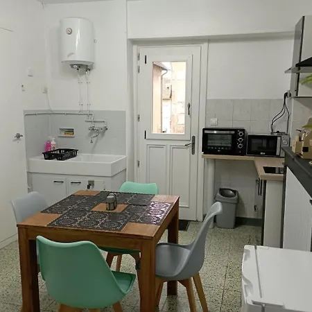 Cosy Au Pied De La Tour Du Chateau Apartament